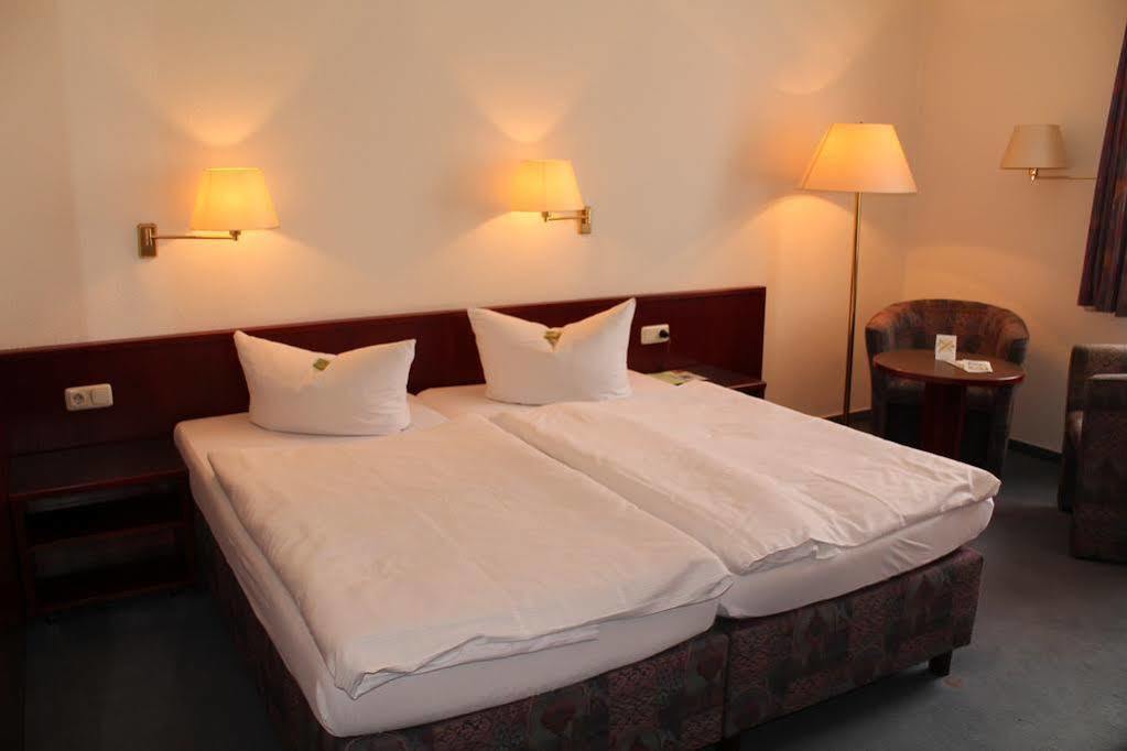 Hotel Anhalt Koethen  Exteriör bild